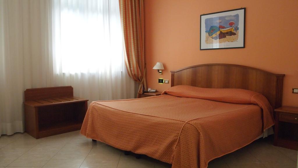 Piccolo Hotel Moneglia Bagian luar foto